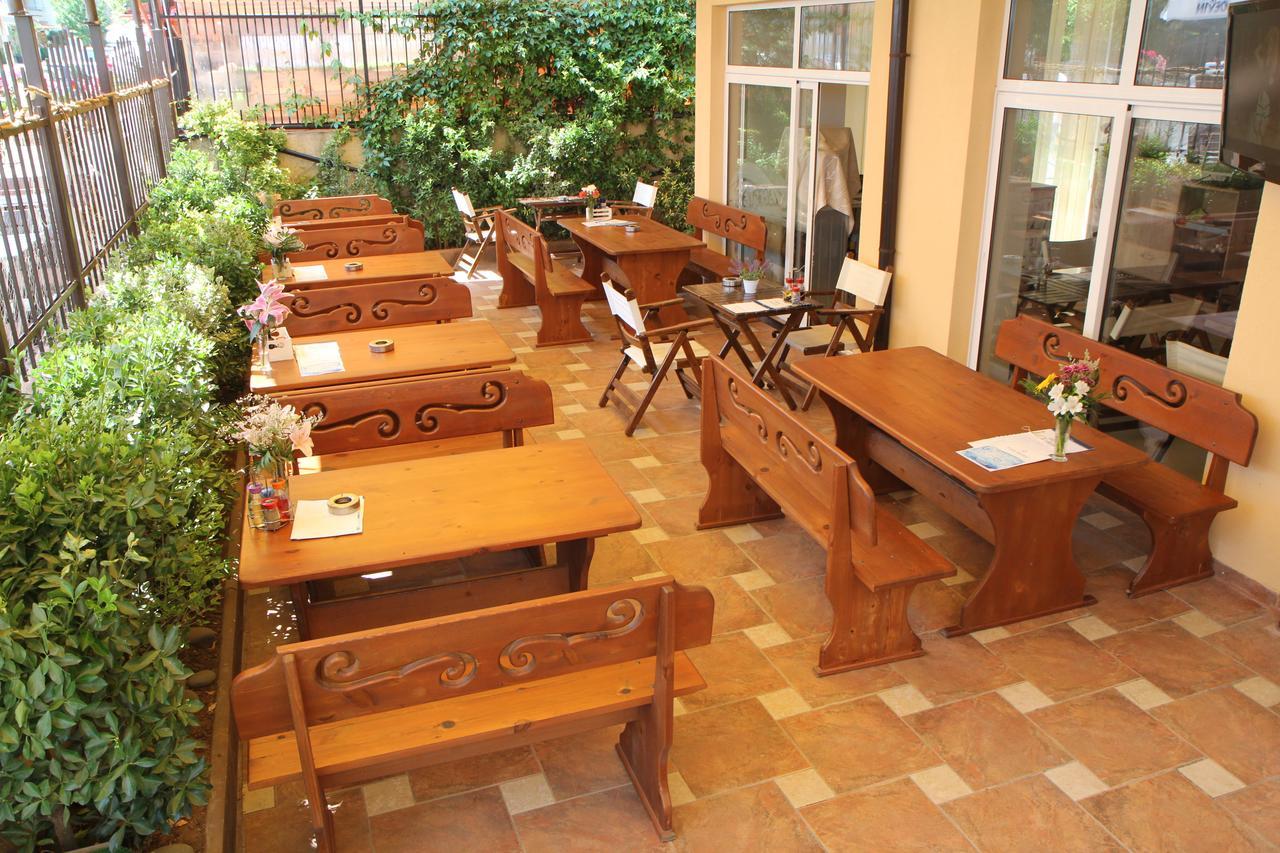 Salena Hotel Primorsko Esterno foto